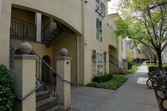 Summer Sublet - Room in Rains 2-bedroom apartment! $1,041/month :-) 2