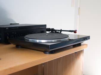 Denon DP-300f turntable 2