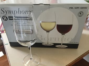 8 WINE GLASSES IN THE BOX $20 1