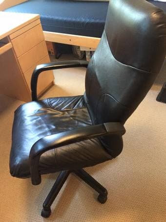 Black Leather Office Chair ($15) 1