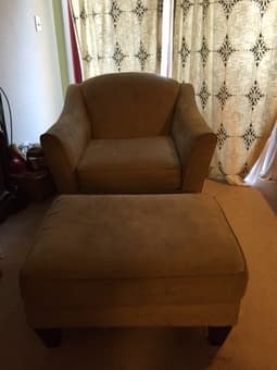 Sell living room set (couch, love seat, chair and ottoman) - $500 3