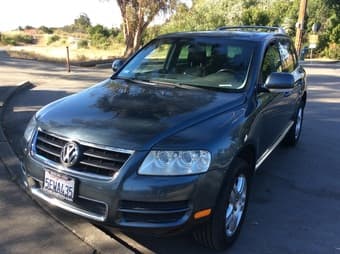 VW Touareg(SUV) 4.2L V8 $5,000 in very good condition 1