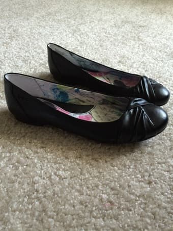 Women's shoes! Sizes 6.5-8 (for a usual size 7) 1