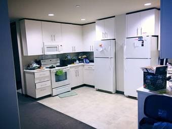 Summer Sublet in Gorgeous Fully Furnished Munger Quad Suite 3