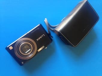 Panasonic Lumix DMC-FX100 12.0 MP Compact Digital Camera - black 2