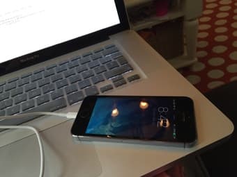 IPhone 5S 64 GB unlocked (works with any provider) for only 350 $ 3