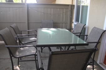 Selling outdoor table with 4 chairs 1