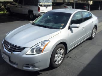 2012 Nissan Altima 2.5S, Silver Like New!!! Only 13200!! 1