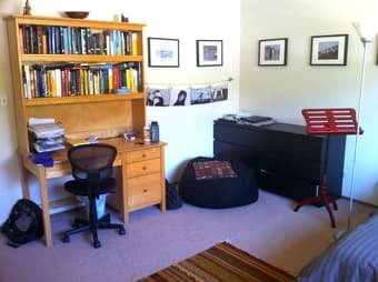 Bedroom in spacious 3bd / 3ba apartment in downtown Palo Alto, Aug 1st 2