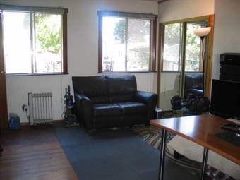 $1200 / 420ft^2 - Menlo Park studio for one non-smoking person 1