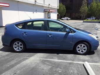 2004 Toyota Prius (90k miles, good condition) - $3500 2