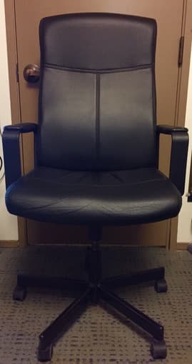 Selling Nice Desk chair for $40 (Originally $90) 1