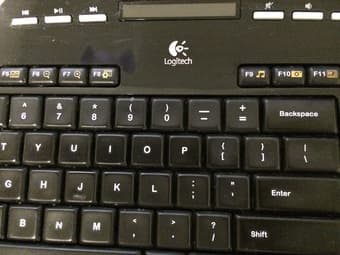 Logitech MK700 Wireless keyboard and mouse 1