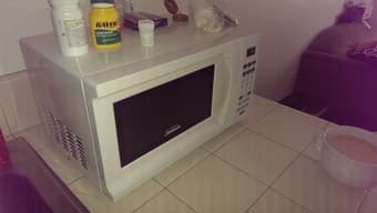 Sunbaeam Microwave Oven for Sale 1