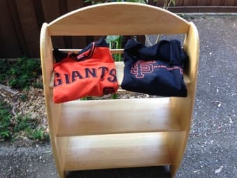 SF Giants gear: XL shirt and XL hoodie $40 both 1