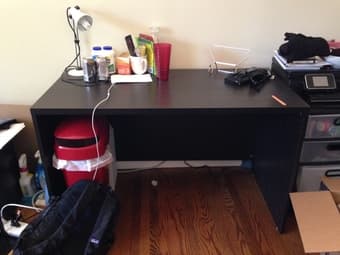 Selling large desk perfect condition $125 1