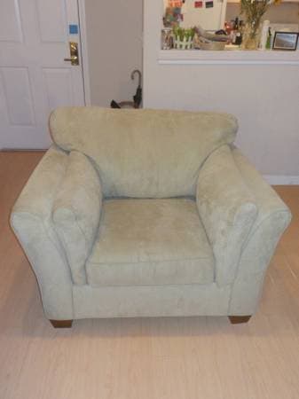 Moving Sale - Pullout couch, recliner, queen bed, TV, desk, chairs 2