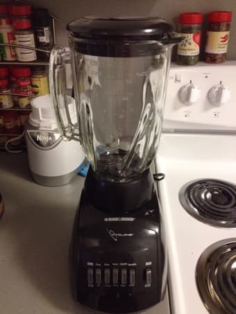 CHEAP 48 oz Glass Jar Black & Decker Cyclone 10-speed Blender - $17 1