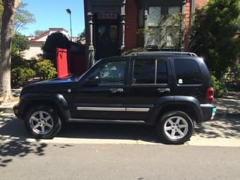 2005 Jeep Liberty LX 2
