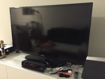 40'' 1080P SAMSUNG Smart TV for $320 1