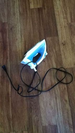 Electric iron for sale-----$5 1