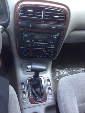 Selling 2000 Saturn SW ----- $3800 2
