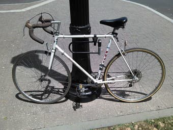 White Fuji Royale 1980 road bike - $80 1