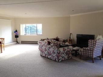 Spacious 1 BR in 3BR in Belmont – Beautiful Area. Available 1st August 1