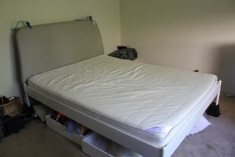 IKEA Duken Queen bedframe + slats 2