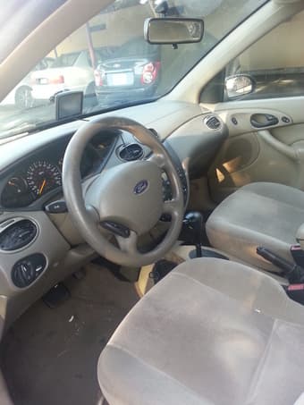 Ford Focus SE 2002 - $2600 3