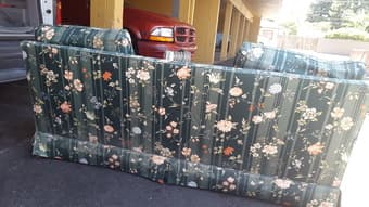 AMAZING COUCH 50$ 3