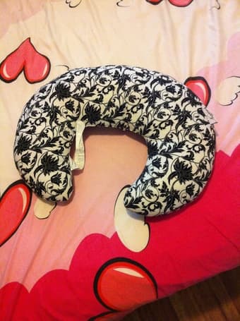Baby nursing pillow for sale-----$5 1