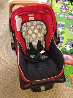 Baby items sale: car seats, bed with mattress, play yard 1