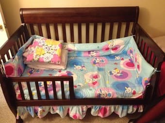 Baby items sale: car seats, bed with mattress, play yard 3