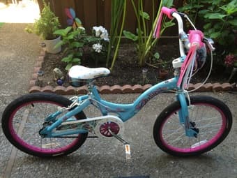 REDUCED-PRICE GIRLS SCHWINN BIKE!!!!! 2