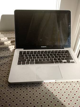 SELLING: 13" MACBOOK PRO (2011, 8GB RAM, 320HDD) - $500 2
