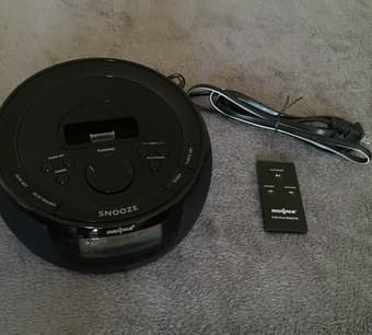 Clock Radio - $10 2