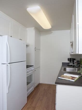 Roommate needed: Mountain View 2 bedroom apartment! $1570 per month! 2