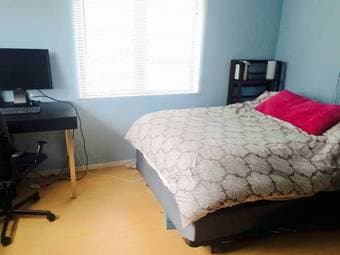 Private bedroom and bathroom available in Palo Alto August 7-29! 1