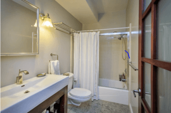 Room Available Sep in Downtown PA Apmt off University Ave 3
