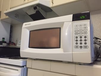 Microwave Emerson 0.7 Cubic/700 Watt 1