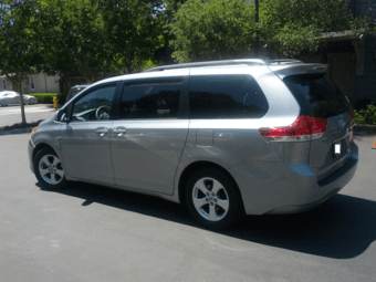 2011 Toyota Sienna LE Minivan 3
