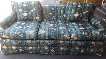 AMAZING COUCH 40$ 1