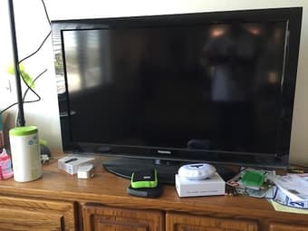 Toshiba 40-Inch 1080p 60Hz LCD HDTV - $150 1
