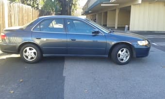 1998 HONDA ACCORD $2100 (AVAILABLE IMMEDIATELY) 2