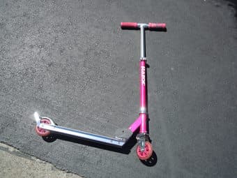 Razor kick Scooter $15 1
