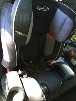 Single bed, carseat, keyboard, IELTS book, rags and toys 2
