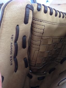 Baseball glove- 10$ OBO 2