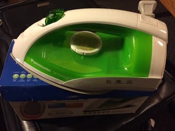 Panasonic U-Shape steam/dry Iron_Never used ($20) 1
