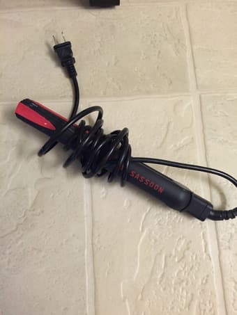 Selling hair straightener! In excellent condition! $10 OBO 1